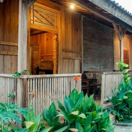 Pinarak Homestay Banyuwangi  Buitenkant foto